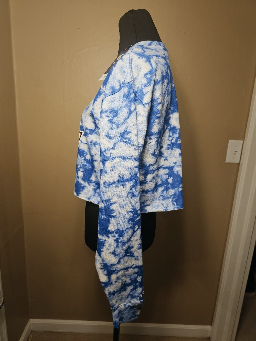 Champion Gonzaga University Bulldog Tie-Dye Cropped Sweatshirt - Blue & White - Picture 2 of 7